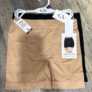 Gloria Vanderbilt Seamless Slip Shorts - Black and Tan
